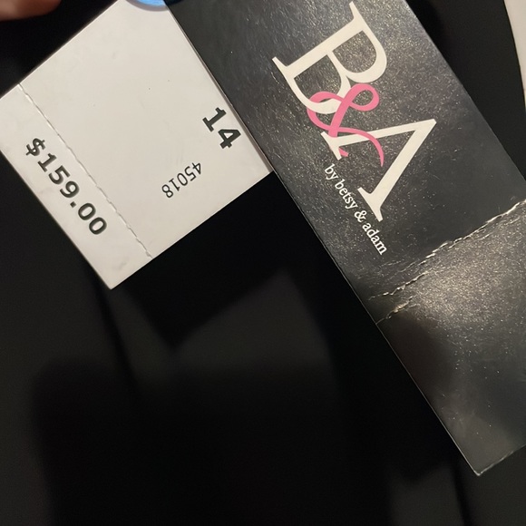 Long Elegant Black Dress with open leg, turtle neck with plastic jewels - Picture 4 of 5